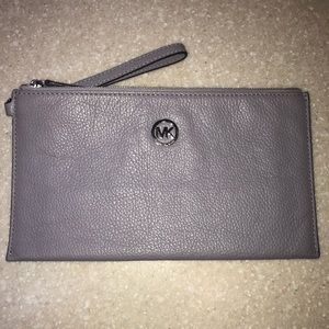 Michael Kors Mercer Wristlet